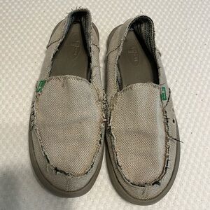 Sanuk slip on. Size 8